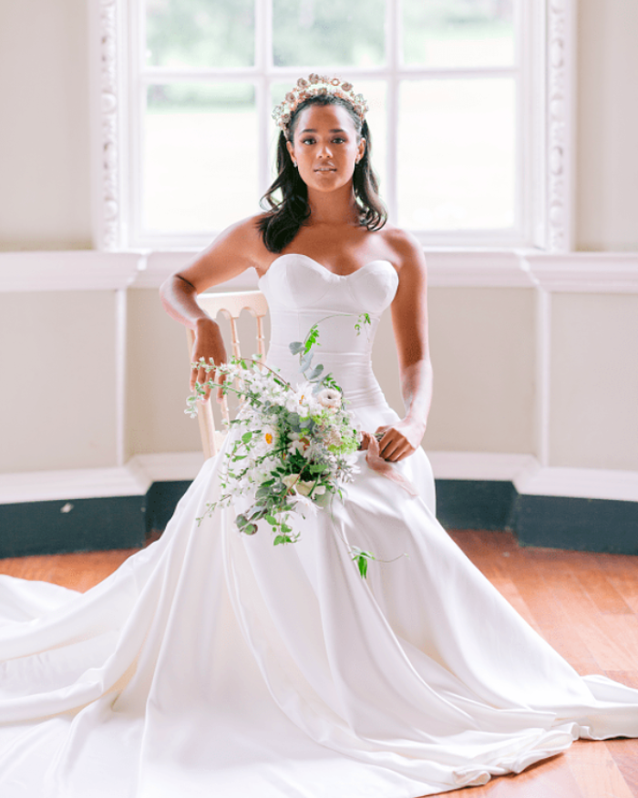 Spring Wedding Shoot in a Historical Walled Garden - Perfect Venue