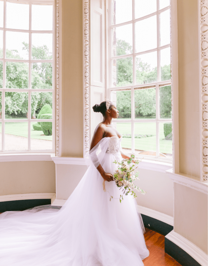 Spring Wedding Shoot in a Historical Walled Garden - Perfect Venue