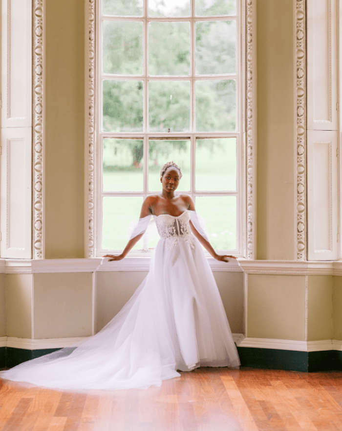 Spring Wedding Shoot in a Historical Walled Garden - Perfect Venue