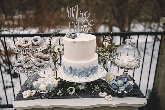 Winter Wonderland Wedding Shoot in Ontario, Canada - Perfect Venue
