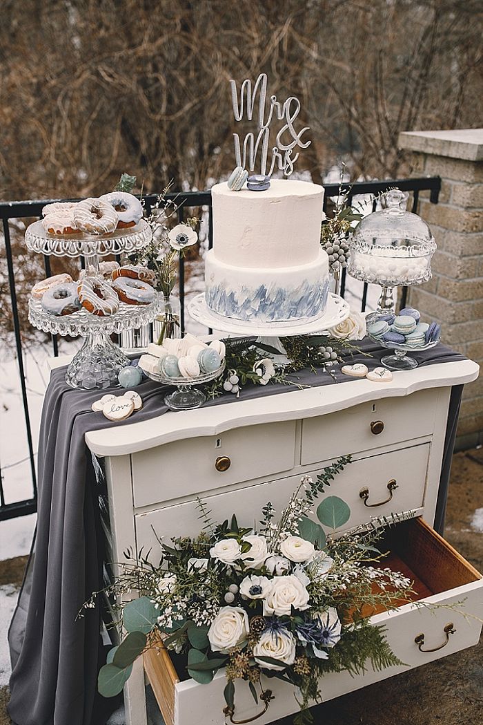 Winter Wonderland Wedding Shoot in Ontario, Canada - Perfect Venue
