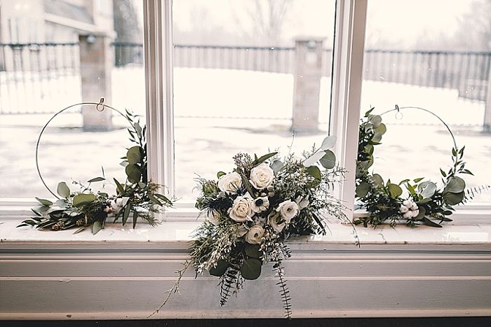 Winter Wonderland Wedding Shoot in Ontario, Canada - Perfect Venue