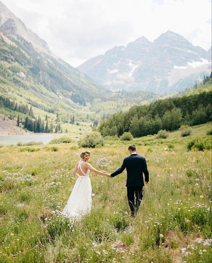 Mariage dans les fjords norvégiens / Photo via Pinterest