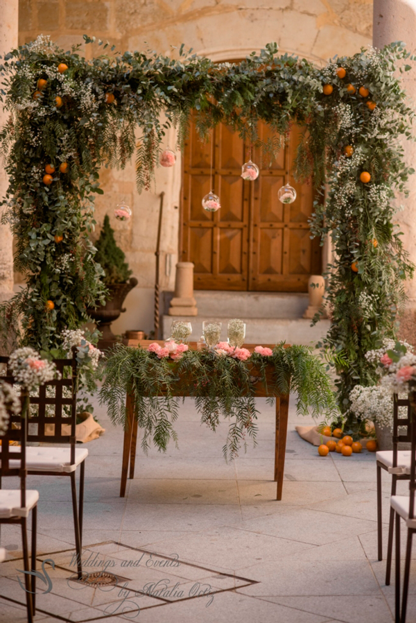 Castles in France for weddings / Photo via Pinterest