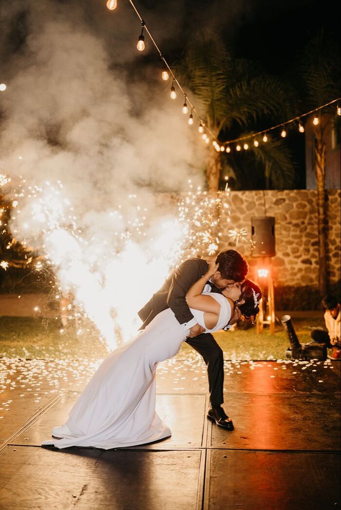 Fuoco freddo al vostro matrimonio / Foto tramite Pinterest
