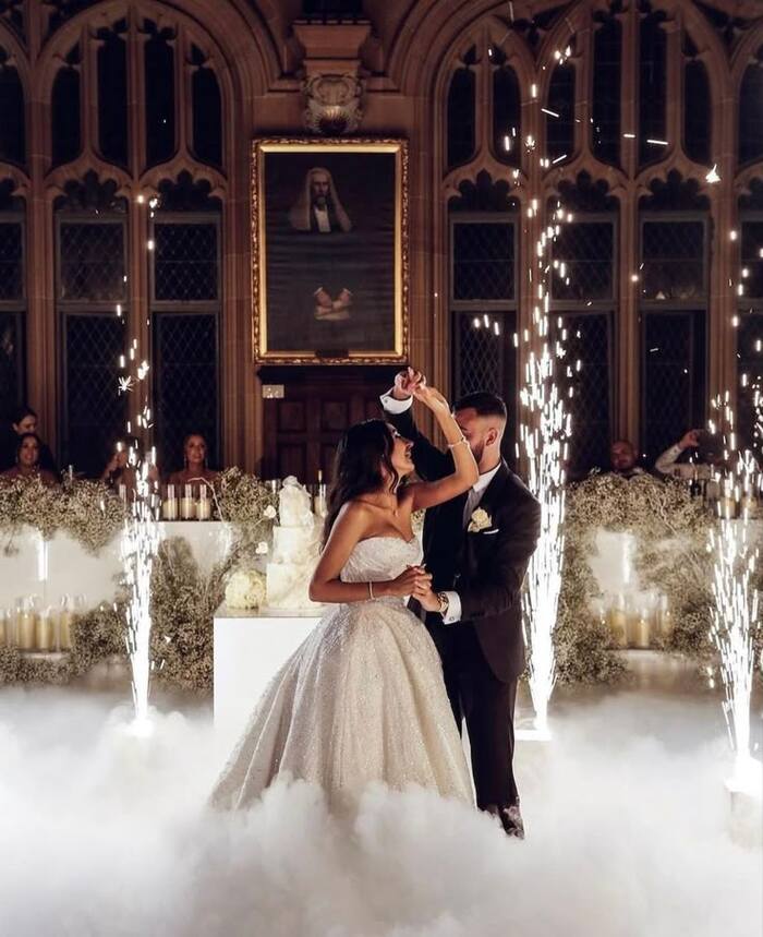 Fuoco freddo e fumo colorato al vostro matrimonio / Foto tramite Pinterest