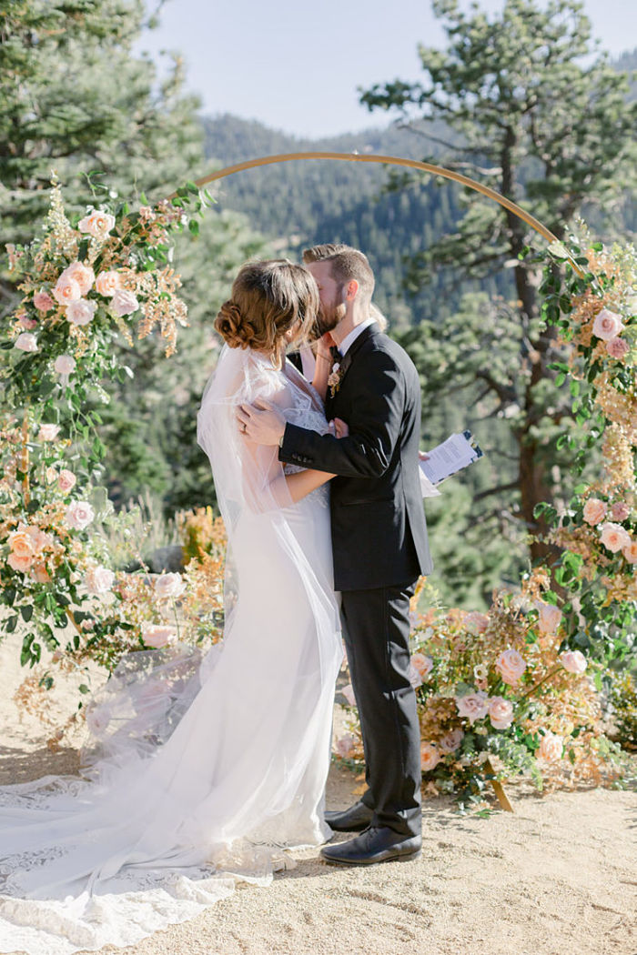 Lauren and Craig's Intimate Mountain Top Wedding at Lake Tahoe, Nevada - Perfect Venue