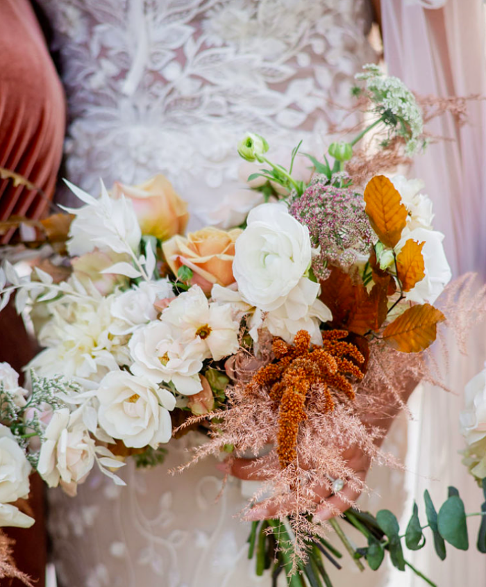 La boda de Rachel y Khary en Il Mercato con un amigo peludo portador del anillo: lugar perfecto