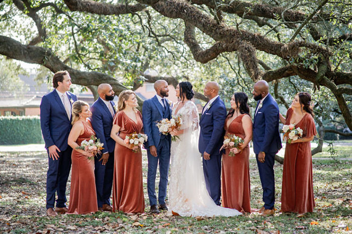 La boda de Rachel y Khary en Il Mercato con un amigo peludo portador del anillo: lugar perfecto