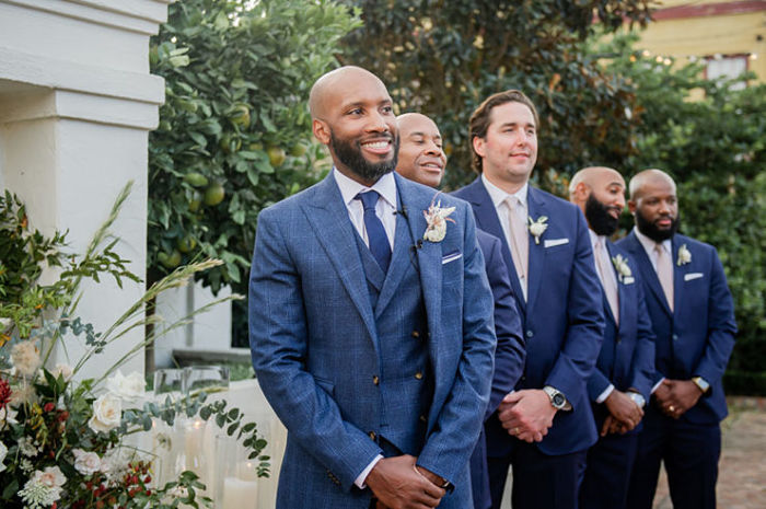 La boda de Rachel y Khary en Il Mercato con un amigo peludo portador del anillo: lugar perfecto