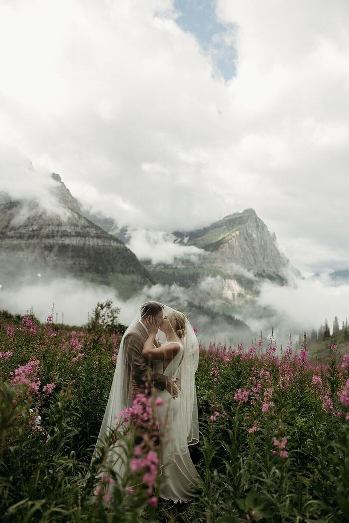 Mariage dans les fjords norvégiens / Photo via Pinterest