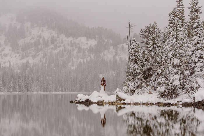 Morgan and Luke’s Romantic Snowy Wedding in Wyoming - Perfect Venue