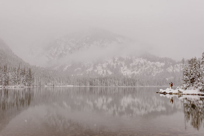 Morgan and Luke’s Romantic Snowy Wedding in Wyoming - Perfect Venue