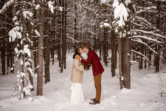 Morgan and Luke’s Romantic Snowy Wedding in Wyoming - Perfect Venue