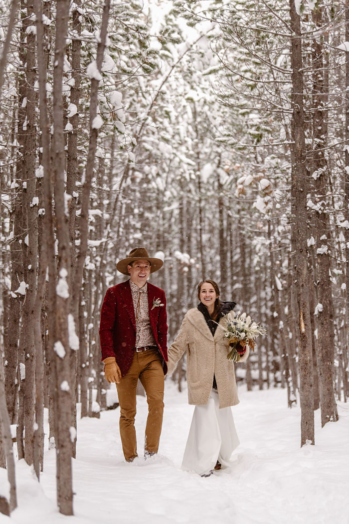 Morgan and Luke’s Romantic Snowy Wedding in Wyoming - Perfect Venue