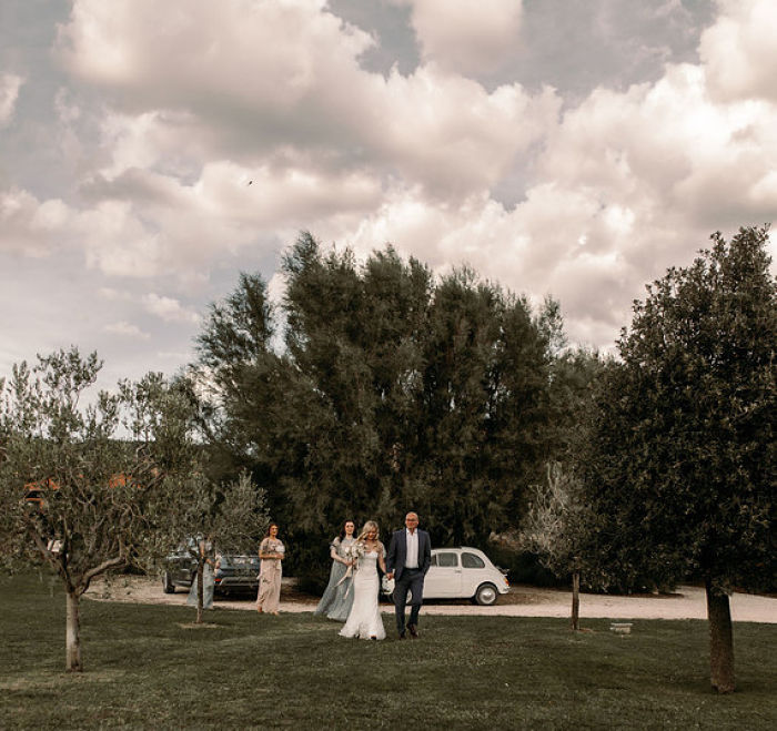 Katie and Johnnie’s Sunset Elopement in Val d’Orcia, Tuscany - Perfect Venue