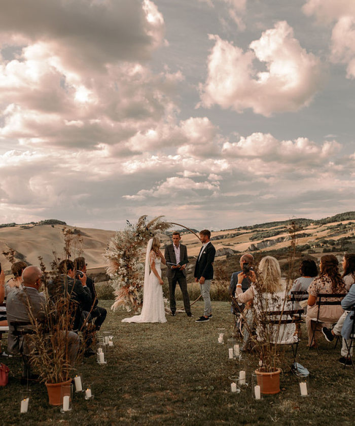 Katie and Johnnie’s Sunset Elopement in Val d’Orcia, Tuscany - Perfect Venue