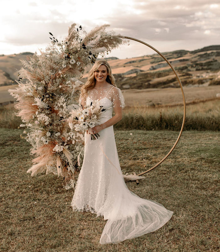 Katie and Johnnie’s Sunset Elopement in Val d’Orcia, Tuscany - Perfect Venue