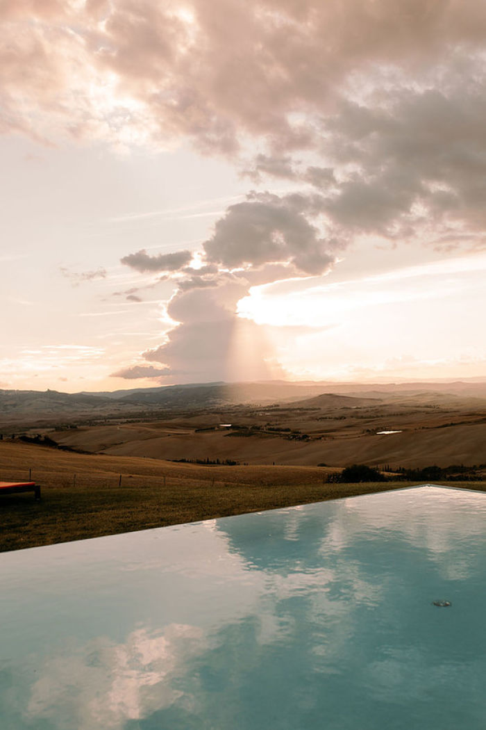 Katie and Johnnie’s Sunset Elopement in Val d’Orcia, Tuscany - Perfect Venue