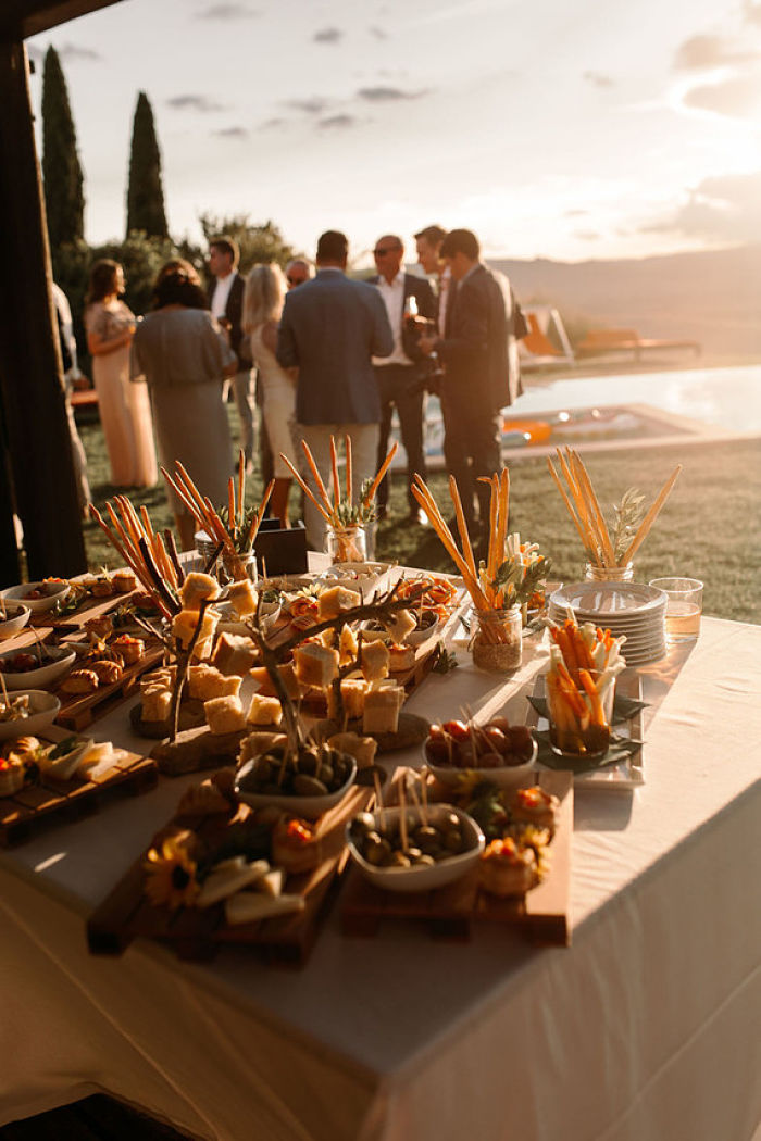 Katie and Johnnie’s Sunset Elopement in Val d’Orcia, Tuscany - Perfect Venue