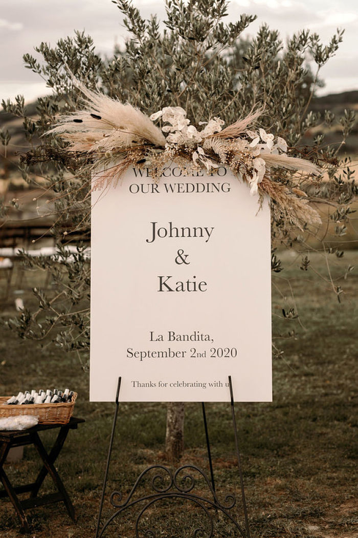 Katie and Johnnie’s Sunset Elopement in Val d’Orcia, Tuscany - Perfect Venue